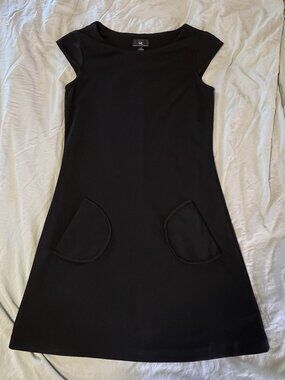 IZ Byer Black Cap-Sleeve Shift Dress w/ Distinct Front Pockets - Size M